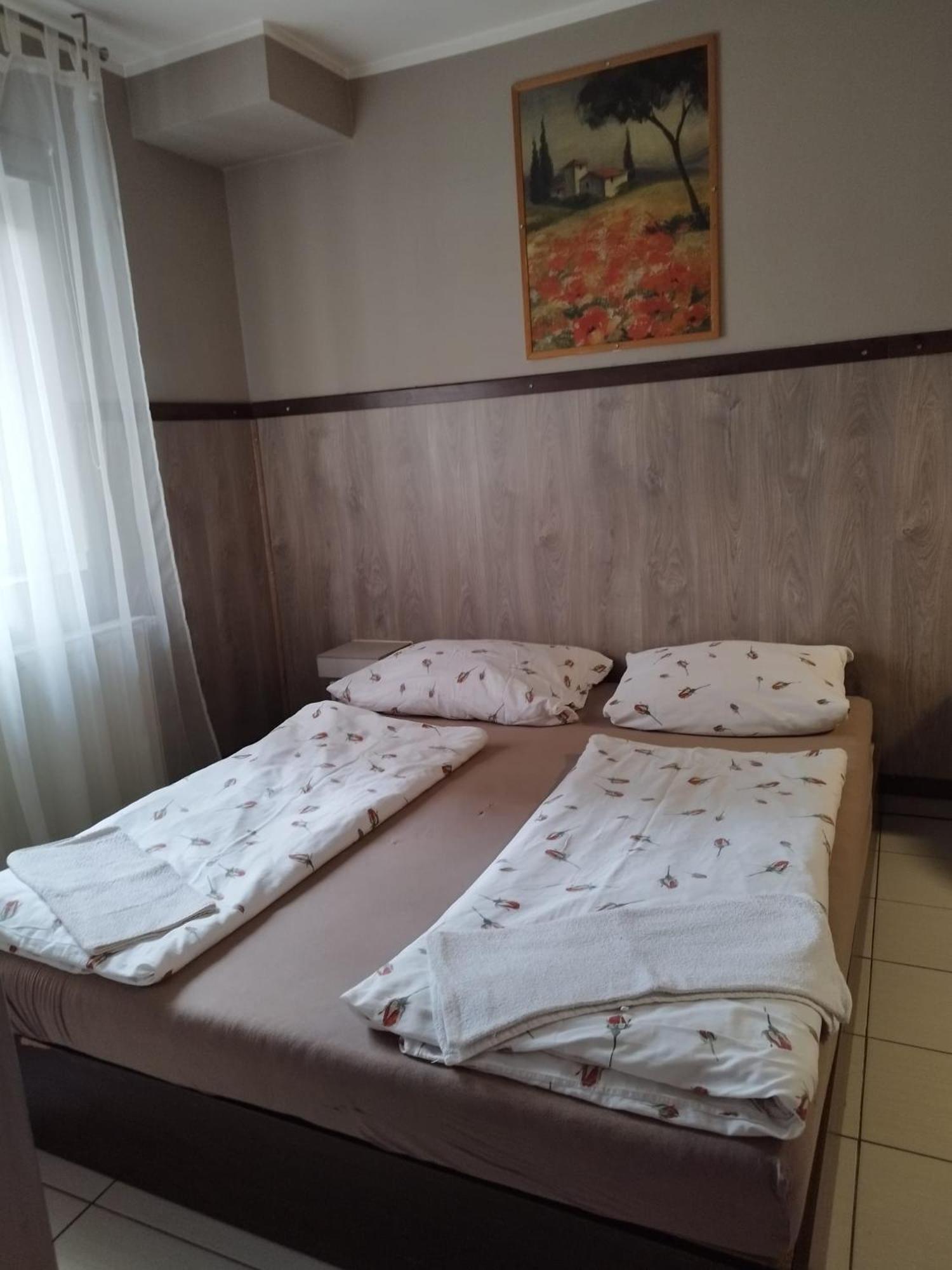 Apartments Manhattan Теплице Екстериор снимка